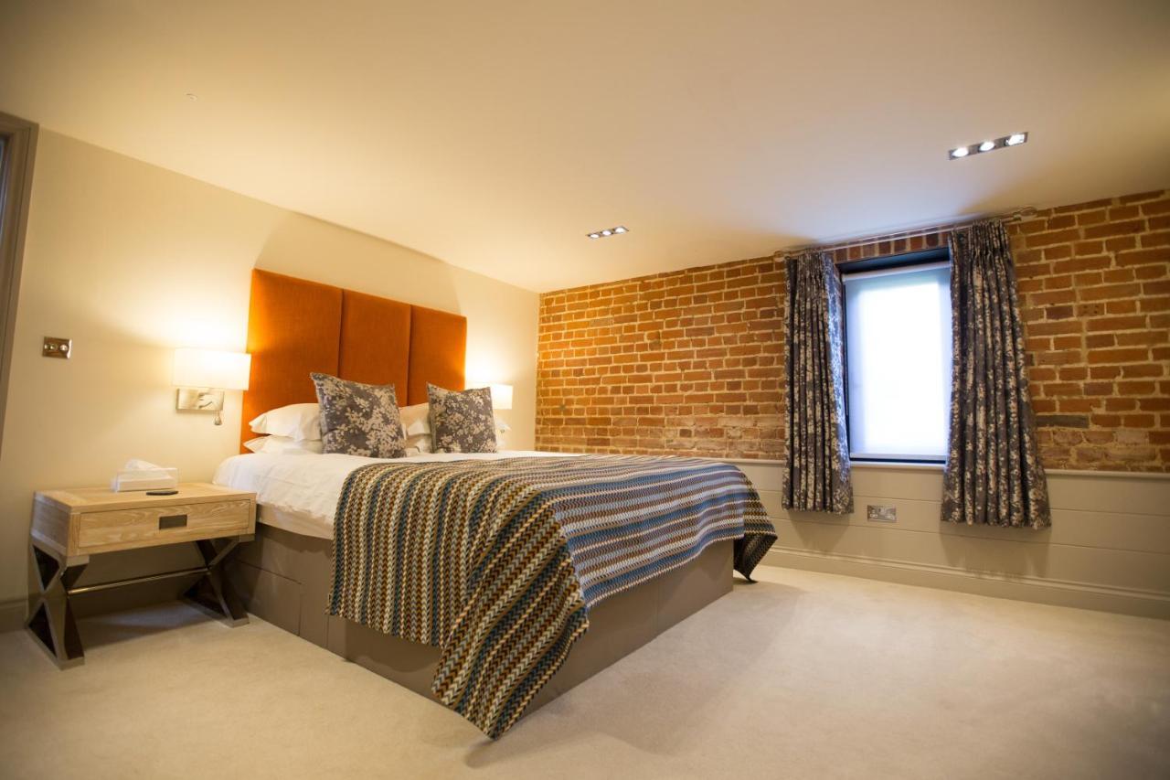 Channels Retreat Chelmsford Extérieur photo